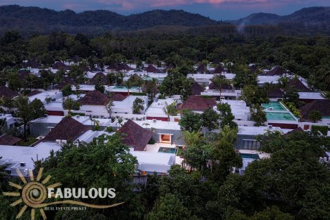 Villa in Bang Tao, Thailand 3 bedrooms № 179387 - photo 19