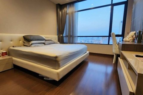 Кондоминиум с 2 спальнями в Дин Даенге, Бангкок, Таиланд № 135156 - фото 10