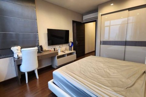 Кондоминиум с 2 спальнями в Дин Даенге, Бангкок, Таиланд № 135156 - фото 9