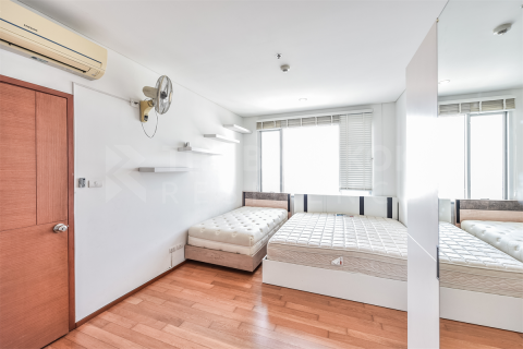 Condo à Bangkok, Thaïlande, 3 chambres  № 185031