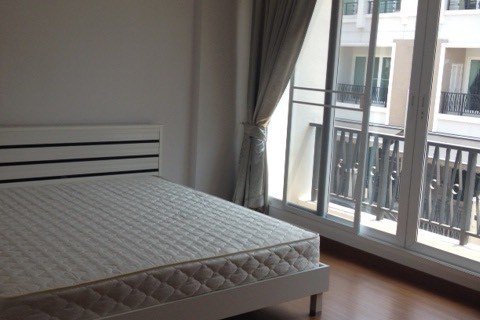 Таунхаус в Сатхоне, Бангкок, Таиланд с 3 спальнями  № 144039 - фото 4