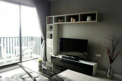 Condo in Bangkok, Thailand, 3 bedrooms  № 144036 - photo 2