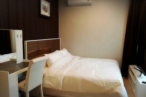 Condo in Bangkok, Thailand, 3 bedrooms  № 144036 - photo 11