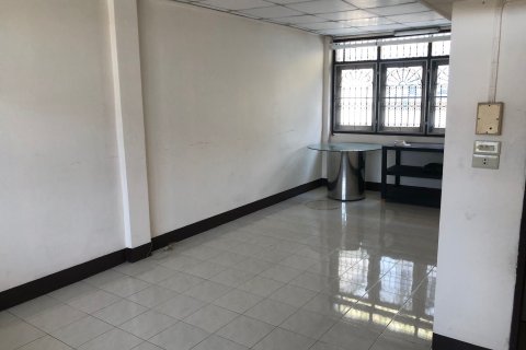 Townhouse in Watthana, Bangkok, Thailand 2 bedrooms № 170898 - photo 6