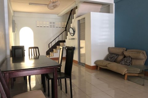 Townhouse in Watthana, Bangkok, Thailand 2 bedrooms № 170898 - photo 2