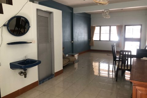 Townhouse in Watthana, Bangkok, Thailand 2 bedrooms № 170898 - photo 3