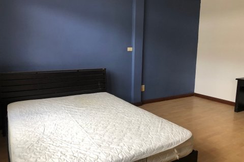 Townhouse in Watthana, Bangkok, Thailand 2 bedrooms № 170898 - photo 5