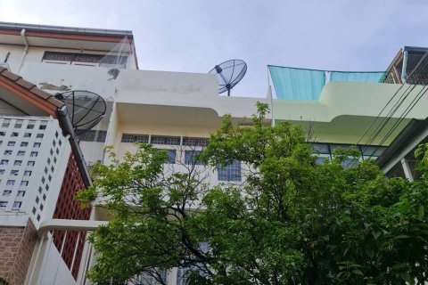 Townhouse in Watthana, Bangkok, Thailand 3 bedrooms № 170900 - photo 4