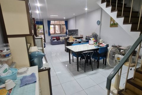 Townhouse in Watthana, Bangkok, Thailand 3 bedrooms № 170900 - photo 10