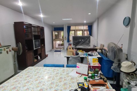 Townhouse in Watthana, Bangkok, Thailand 3 bedrooms № 170900 - photo 8