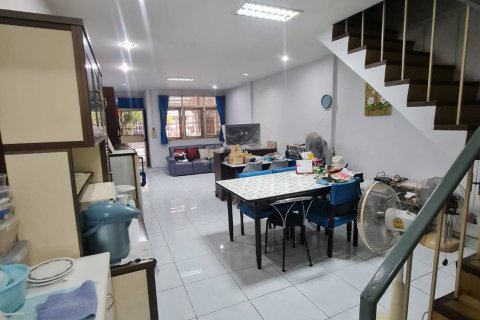 Townhouse in Watthana, Bangkok, Thailand 3 bedrooms № 170900 - photo 7