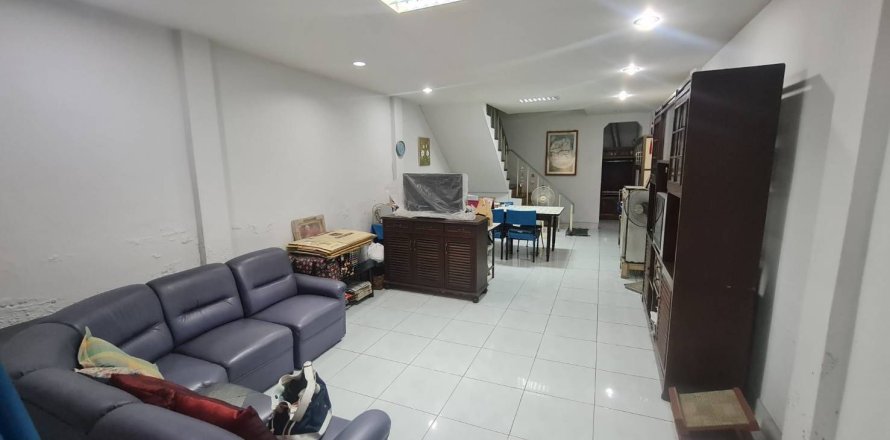 Townhouse in Watthana, Bangkok, Thailand 3 bedrooms № 170900