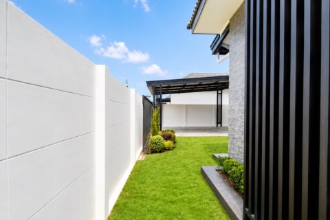 Casa de 3 dormitorios en Pattaya, Tailandia № 209929 - foto 4