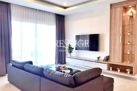 Casa de 3 dormitorios en Pattaya, Tailandia № 209926 - foto 4
