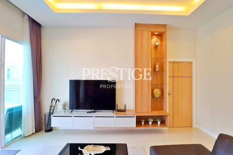 Casa de 3 dormitorios en Pattaya, Tailandia № 209926 - foto 3