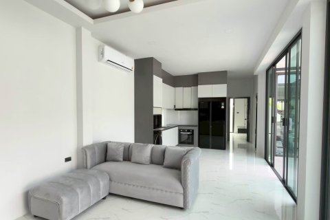 Casa de 3 dormitorios en Pattaya, Tailandia № 209930 - foto 9