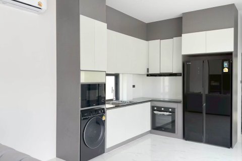 Casa de 3 dormitorios en Pattaya, Tailandia № 209930 - foto 10