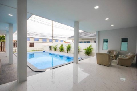 Villa in Hua Hin, Thailand 4 bedrooms № 116370 - photo 6