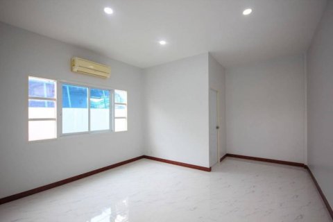 Villa in Hua Hin, Thailand 4 bedrooms № 116370 - photo 2