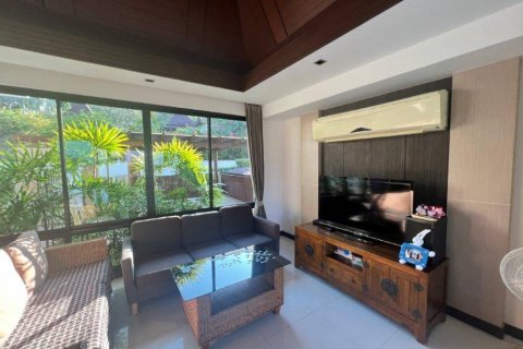 Villa in Pran Buri, Thailand 3 bedrooms № 116372 - photo 3