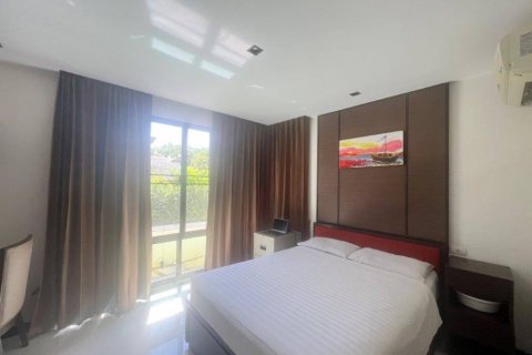 Villa in Pran Buri, Thailand 3 bedrooms № 116372 - photo 9