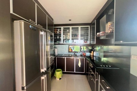 Villa in Pran Buri, Thailand 3 bedrooms № 116372 - photo 4