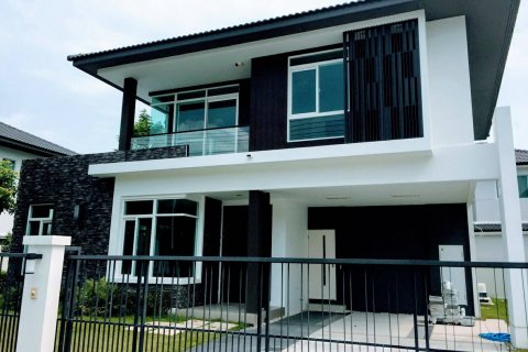 House in Chiang Mai, Thailand 4 bedrooms № 121888 - photo 1