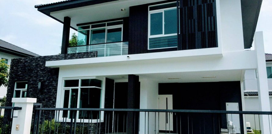 House in Chiang Mai, Thailand 4 bedrooms № 121888