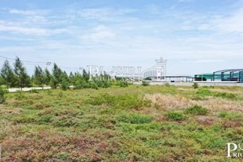 Land in Samut Sakhon, Thailand 6400 sq.m. № 169212 - photo 3