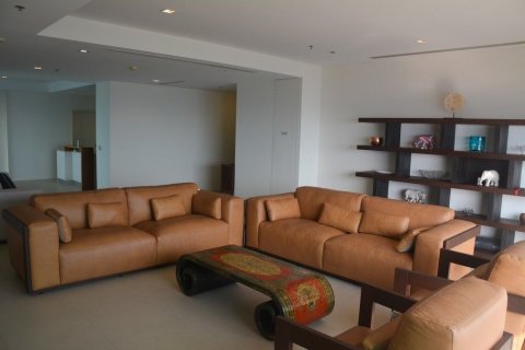 Condo in Khlong San, Bangkok, Thailand, 3 bedrooms  № 158711 - photo 8