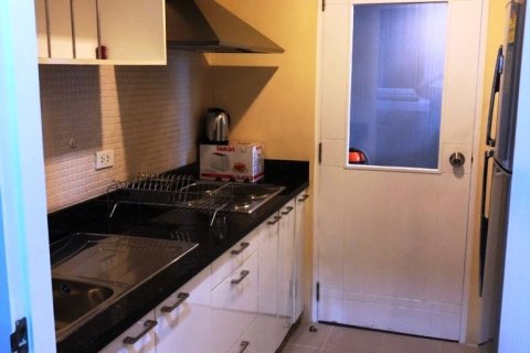 Studio in the Condo in Khlong Toei, Bangkok, Thailand  № 158708 - photo 4