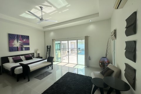 House in Hua Hin, Thailand 4 bedrooms № 137875 - photo 21