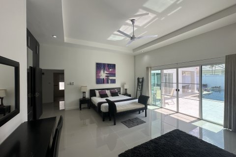 House in Hua Hin, Thailand 4 bedrooms № 137875 - photo 22