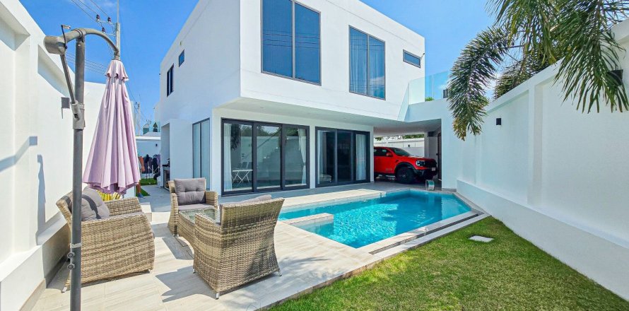 House in Pattaya, Thailand 3 bedrooms № 140487