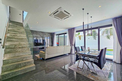 House in Pattaya, Thailand 3 bedrooms № 140487 - photo 3