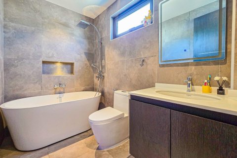 House in Pattaya, Thailand 3 bedrooms № 140487 - photo 10