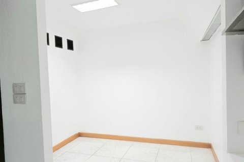 Townhouse in Lak Si, Bangkok, Thailand 3 bedrooms № 140488 - photo 14