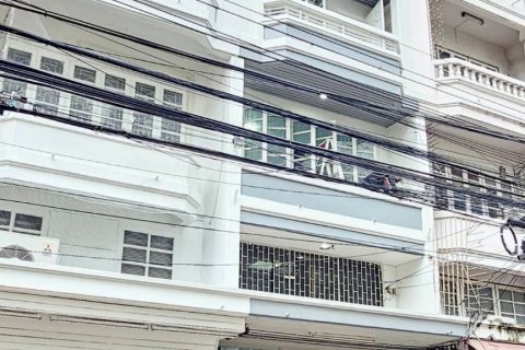 Townhouse in Lak Si, Bangkok, Thailand 3 bedrooms № 140488 - photo 1