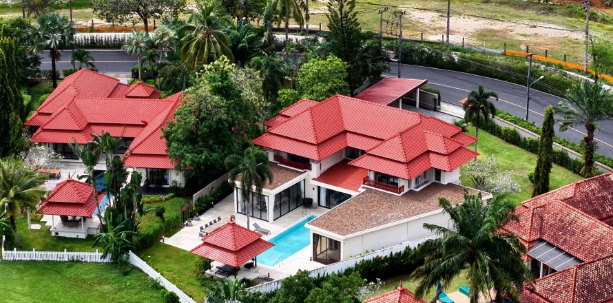 Villa in Phuket, Thailand 6 bedrooms № 140536