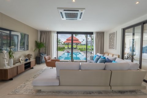 Villa in Phuket, Thailand 6 bedrooms № 140536 - photo 25