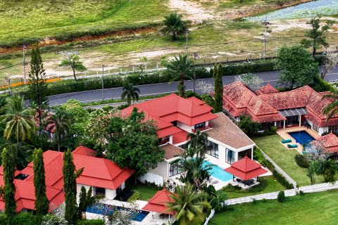 Villa in Phuket, Thailand 6 bedrooms № 140536 - photo 30