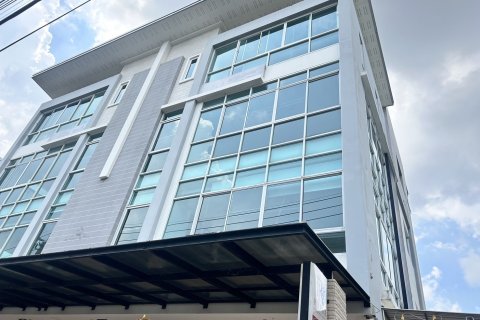 Townhouse in Bueng Kum, Bangkok, Thailand 6 bedrooms № 140537 - photo 1