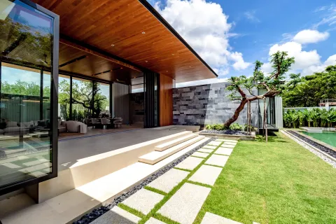 Villa in Phuket, Thailand 3 bedrooms № 135107 - photo 15