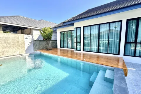 House in Pattaya, Thailand 4 bedrooms № 155610 - photo 2