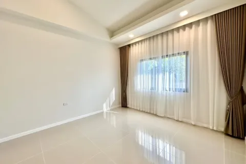 House in Pattaya, Thailand 4 bedrooms № 155610 - photo 27