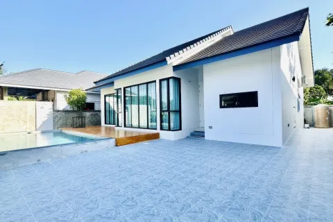 House in Pattaya, Thailand 4 bedrooms № 155610 - photo 4