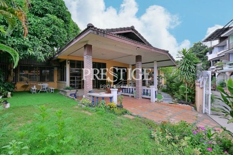 House in Pattaya, Thailand 3 bedrooms № 198343