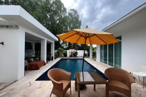 Villa in Hua Hin, Thailand 3 bedrooms № 114303 - photo 1