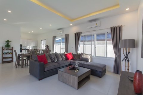 Villa in Hua Hin, Thailand 3 bedrooms № 169805 - photo 2