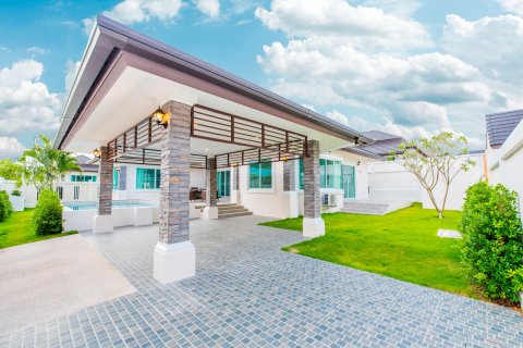 Villa in Hua Hin, Thailand 3 bedrooms № 169806 - photo 5